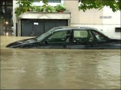 Sute de oameni au fost evacuati in Slovenia din cauza inundatiilor