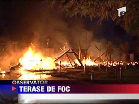 Cinci terase dintr-un parc din Buzau s-au facut scrum