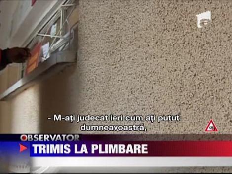 Pensionar trimis la plimbare