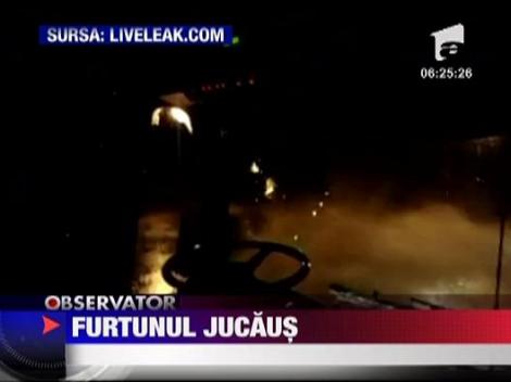 Furtun scapat de sub control