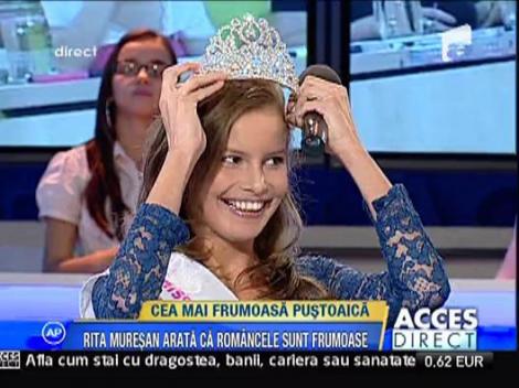 Emma a primit un frumos costum popular de la Elena Merisoreanu