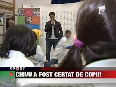 Chivu a fost certat de copii