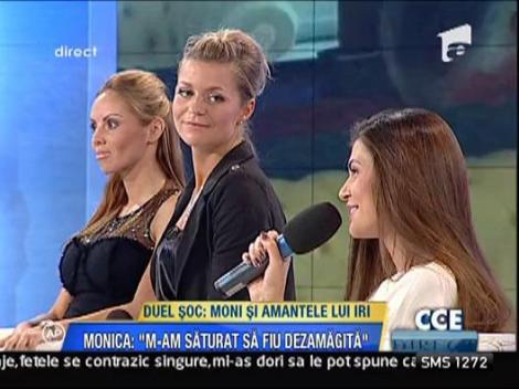 Monica se amuza pe seama celor doua blonde