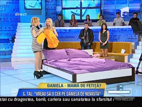 George Tal stie sa schimbe scutece