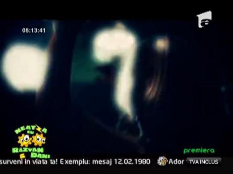 Les Elephants Bizarres - Hello! (Says The Devil)