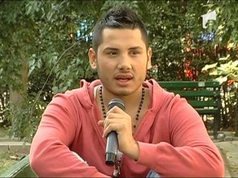 Adrian Pescariu, probleme cu cititul