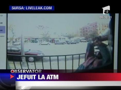 Batran de 73 de ani in scaun cu rotile jefuit la ATM