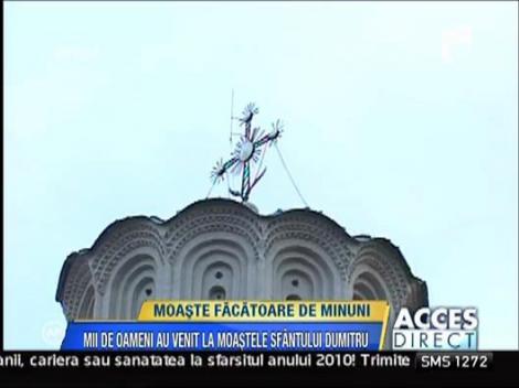 Mii de oameni au venit la Moastele Sfantului Dumitru