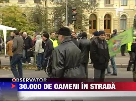30.000 de oameni in strada