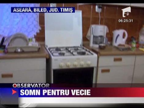 Copil de 15 ani gasit mort dupa ce a fost lasat de parinti singur acasa