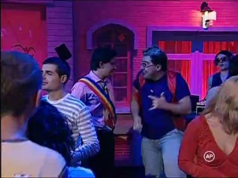 Vanghelie ajunge in discoteca