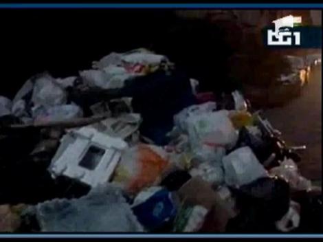 Napoli, ingropat sub deseuri