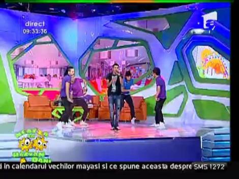 Junior Alex - Around the World