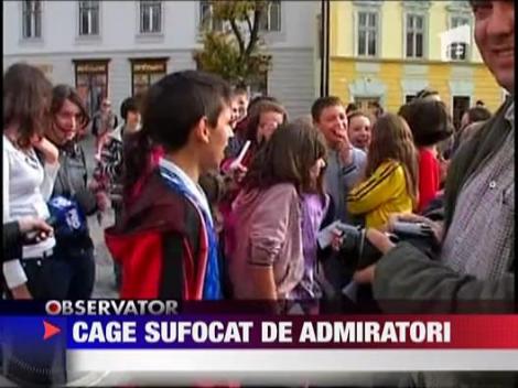 Nicolas Cage sufocat de admiratori