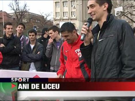 Dinamovistii le-au facut o vizita liceenilor de la Caragiale