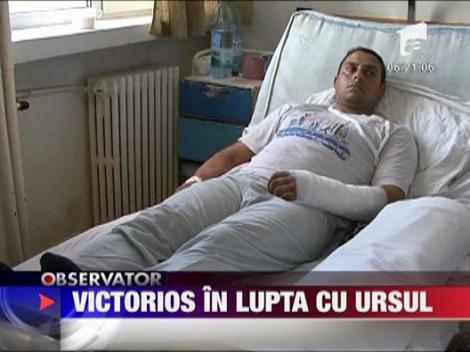 A scapat cu viata dupa ce s-a batut cu ursul