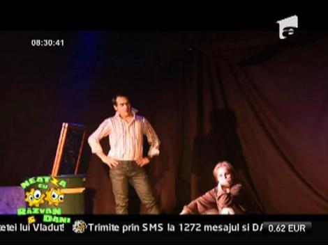 Razvan in piesa de teatru 'Gunoierul'