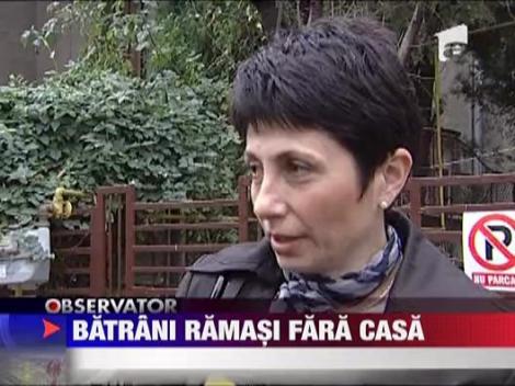 Batrani ramasi fara casa! Evacuati silit