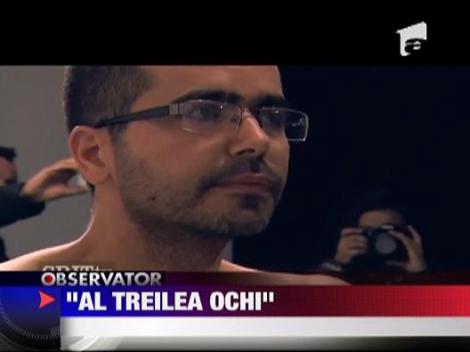 Si-a implantat in spatele capului o camera video