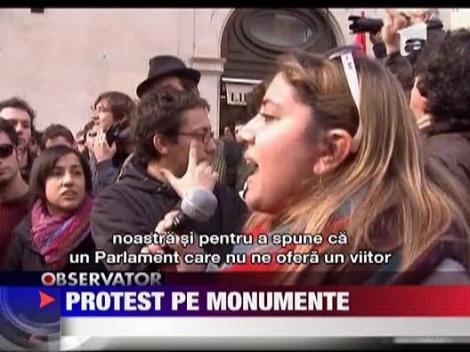 Turnul din Pisa si Colosseum-ul, asediate de studentii