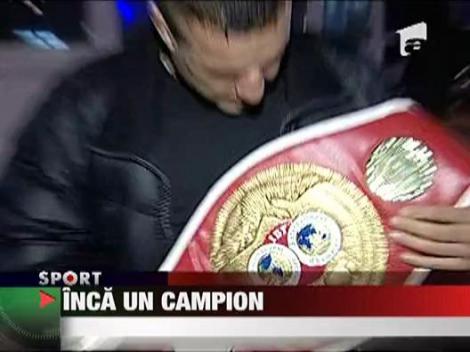 Inca un campion marca Titi Tudor "prosop"