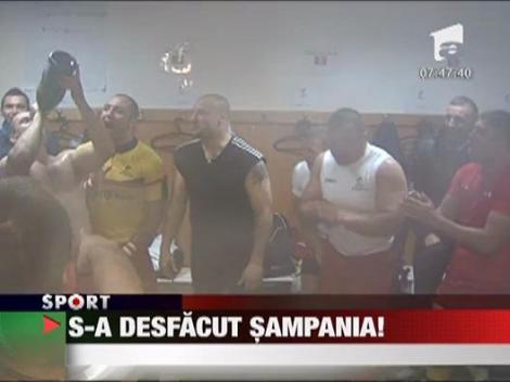 S-a desfacut sampania in vestiarul Stejarilor
