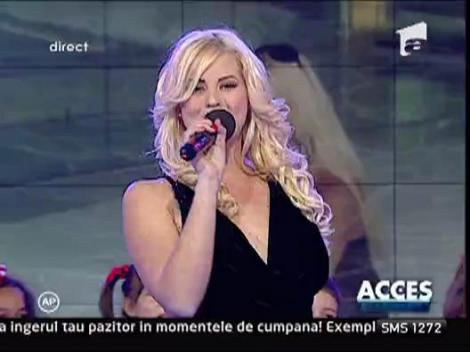 Roxana Nemes, iubita lui Radu Groza - colind impreuna cu grupul Minisong