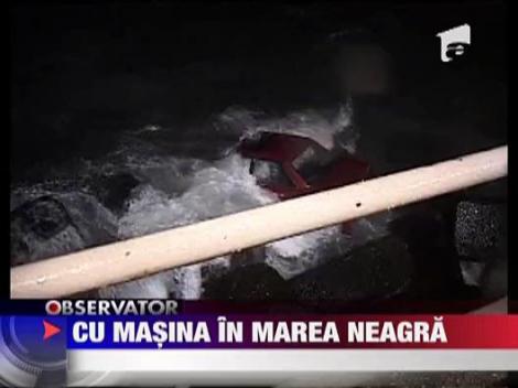 A sarit cu masina in Marea Neagra