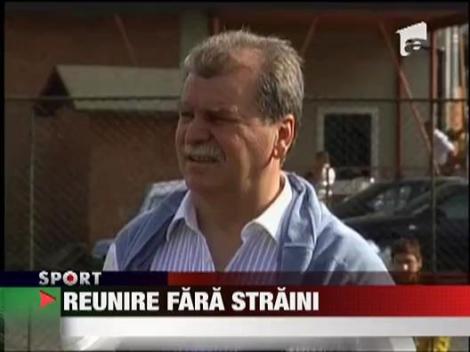 Rapid, reuniune fara straini