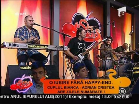 Bianca isi trimite singura scrisori