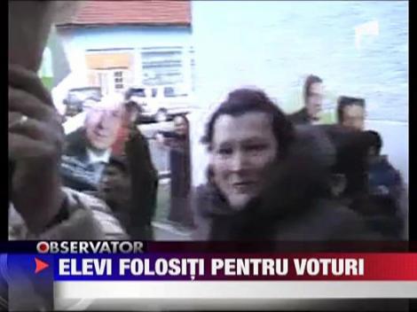 Elevi folositi in campania electorala