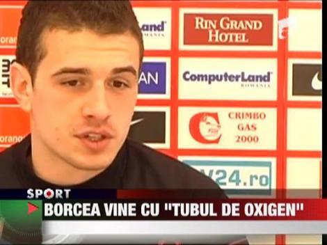 Borcea vine cu "tubul de oxigen"