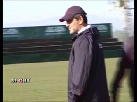 Lacatus nu mai este antrenorul incruntat