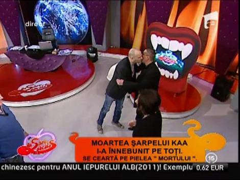 Moment de doliu pentru sarpele mort al lui Carmen Plesea