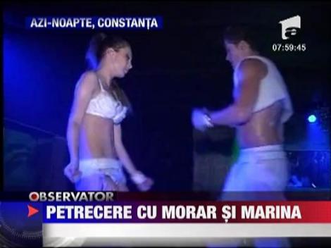 Petrecere incinsa la malul marii