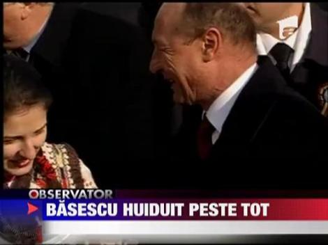 Basescu huiduit si insultat la Iasi si Focsani