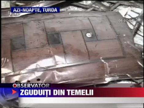 Explozie in Turda: 16 apartamente avariate si trei persoane ranite