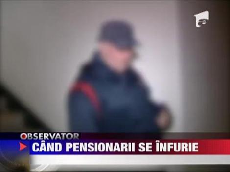 Jefuitori batuti de pensionarii infuriati