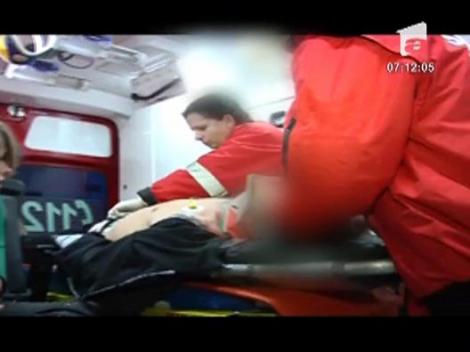 Doi tineri din Constanta s-au rasturnat cu masina din cauza gropilor din asfalt