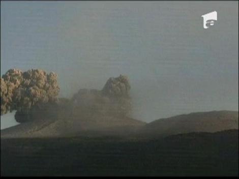Un vulcan a erupt si a imprastiat bolovani pe o raza de 8 kilometri