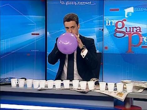 Mircea Badea face o proba la "Castigi in 60 de secunde"
