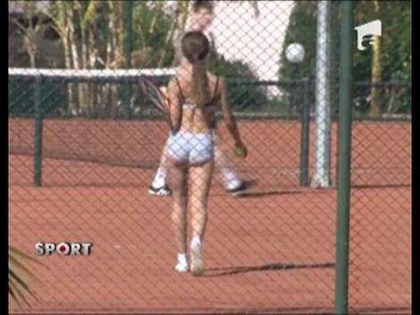 Stelistii sunt cu ochii dupa fete