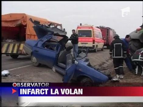 Dacie spulberata de un TIR in Mures