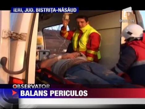 Un TIR supraincarcat cu marfa s-a rasturnat in Bistrita-Nasaud