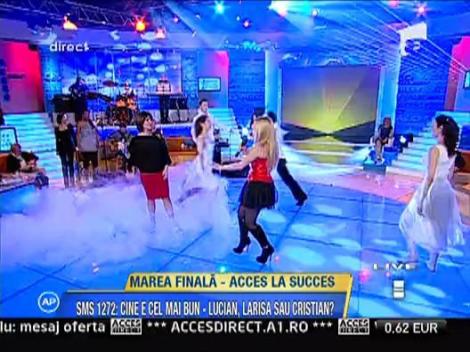 Acces la succes: Luminita Anghel si Larisa - Je t'aime