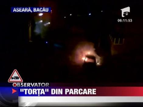 O Dacie a ars ca o torta intr-o parcare din Bacau