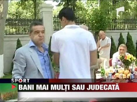 Becali vroia sa dea Liga in judecata