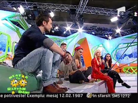 Flamingo girls au pus viermi in ac, la pescuit in platou