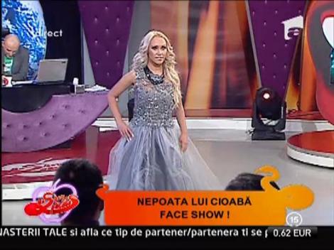 Colectie de rochii de seara, prezentata la Un show pacatos