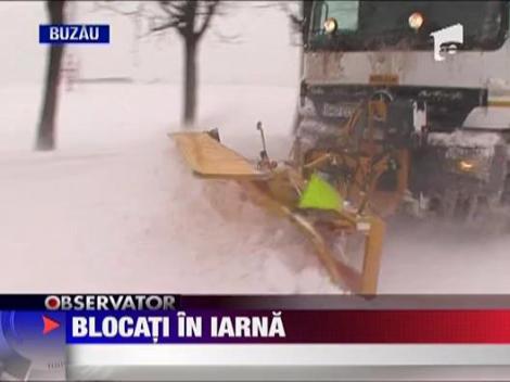 Vantul puternic aproape ca a luat pe sus oameni si masini